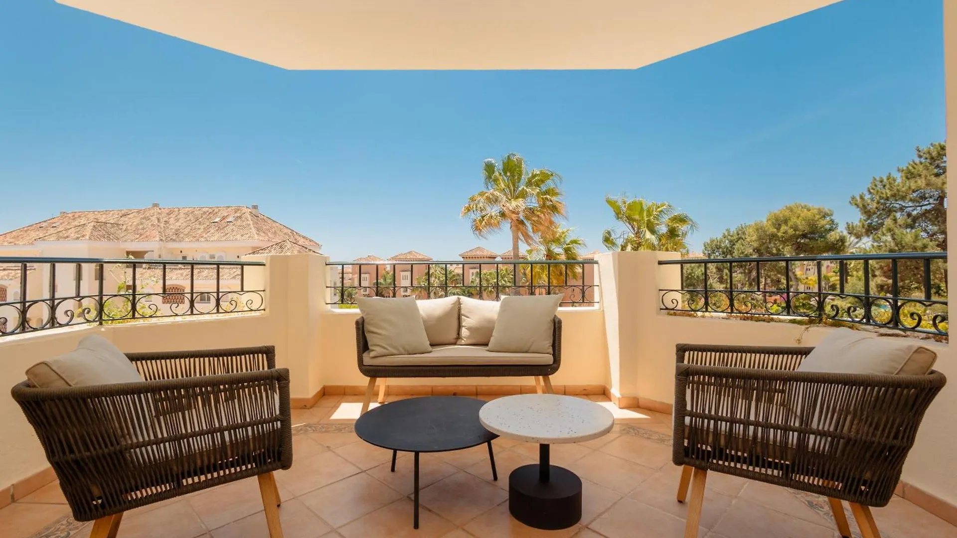 Apartment With Direct Beach Access, In Hacienda Playa, Elviria Marbella